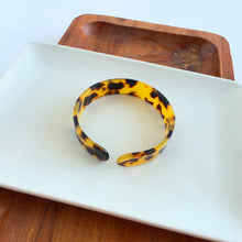 Load image into Gallery viewer, Brynn Bracelet - Tortoise - Small