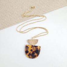 Load image into Gallery viewer, Harper Necklace - Tortoise