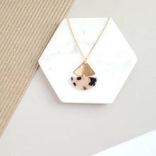Load image into Gallery viewer, Ava Necklace - Blonde Tortoise