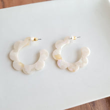 Load image into Gallery viewer, Flora Hoops - Cream