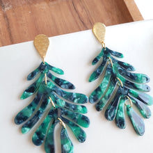 Load image into Gallery viewer, Palm Earrings - Green
