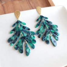 Load image into Gallery viewer, Palm Earrings - Green

