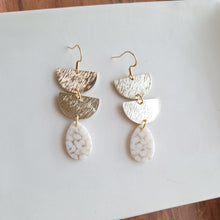 Load image into Gallery viewer, Aria Earrings - Pebble